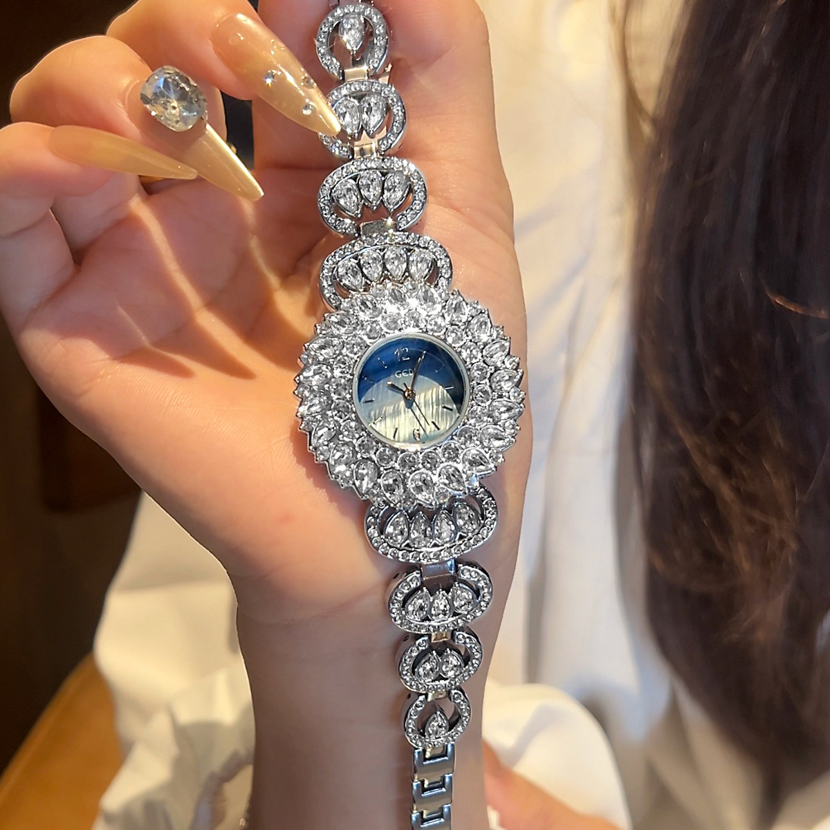UTHAI CQ443 Fashionable Luxury - đánh giá và giá Luxury Watch Girl