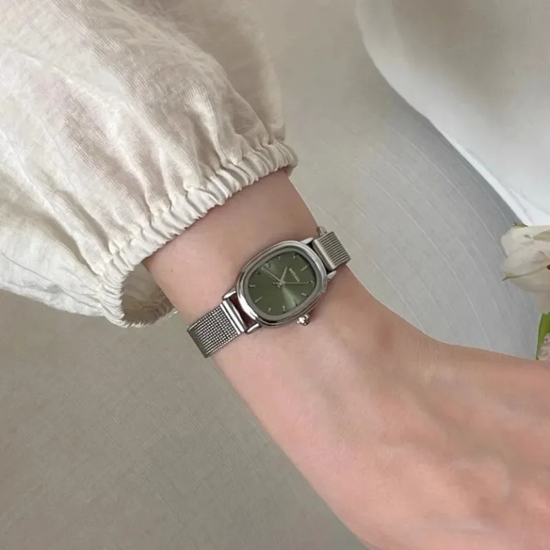 Small Oval Dial Green Watch Si - đánh giá và giá Luxury Watch Girl